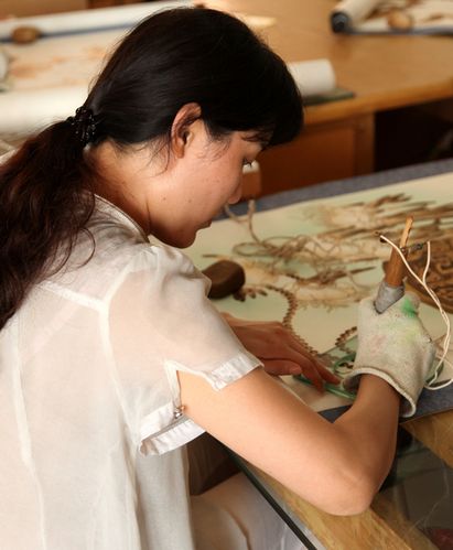 南阳市第二届工艺美术精品展销会之人物人像系列作品